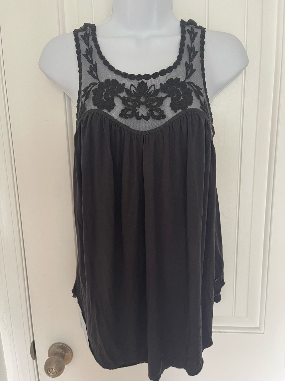 American Eagle Outfitters charcoal grey Floral Applique Mesh Yoke Camisole